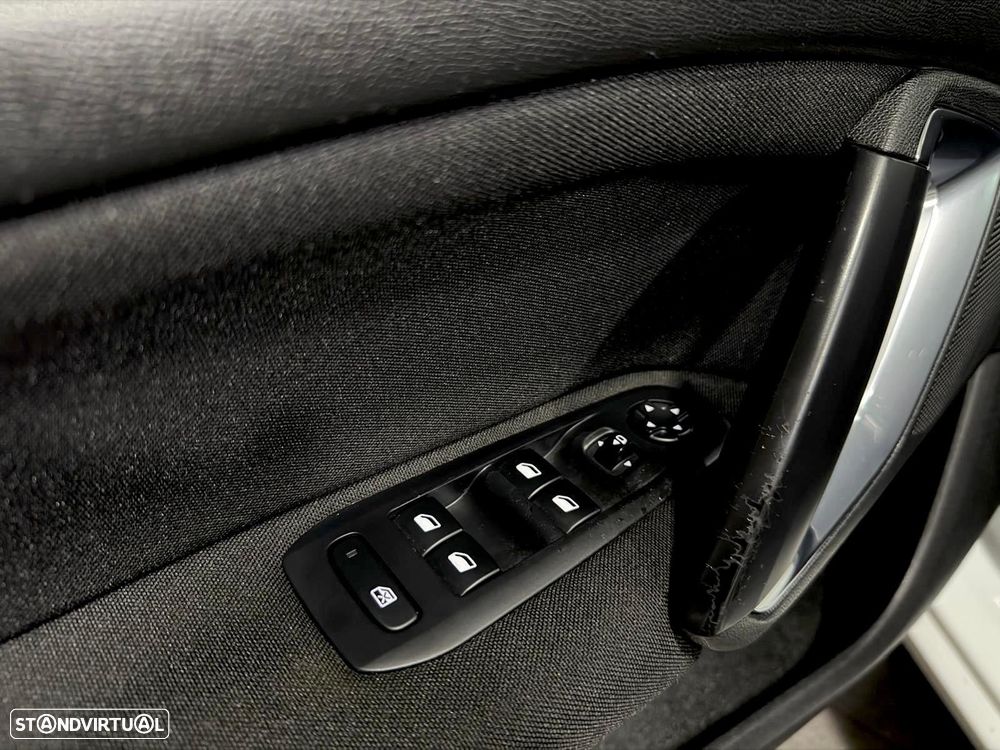 Peugeot 308 SW 1.2 PureTech Allure EAT6 - 17