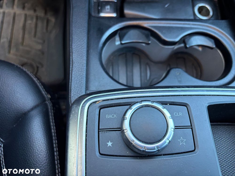 Mercedes-Benz ML - 27