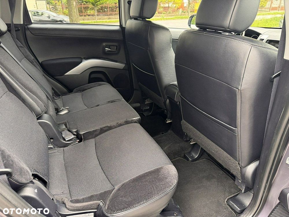 Mitsubishi Outlander - 11