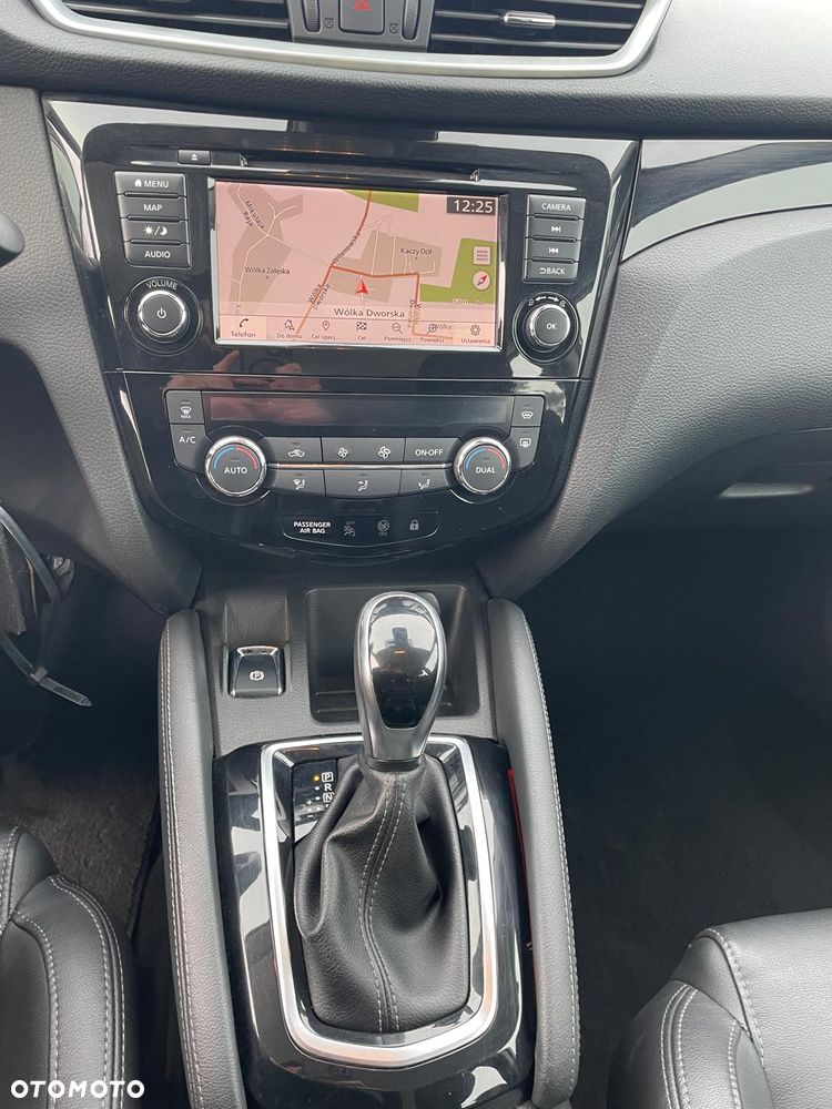 Nissan Qashqai 1.3 DIG-T DCT SHIRO - 17