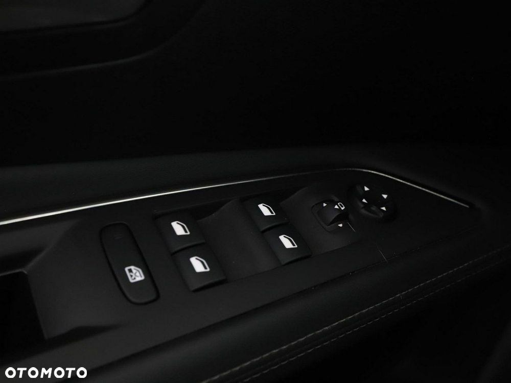 Peugeot 3008 PureTech 130 Stop & Start GPF EAT8 Allure Business-Paket - 39