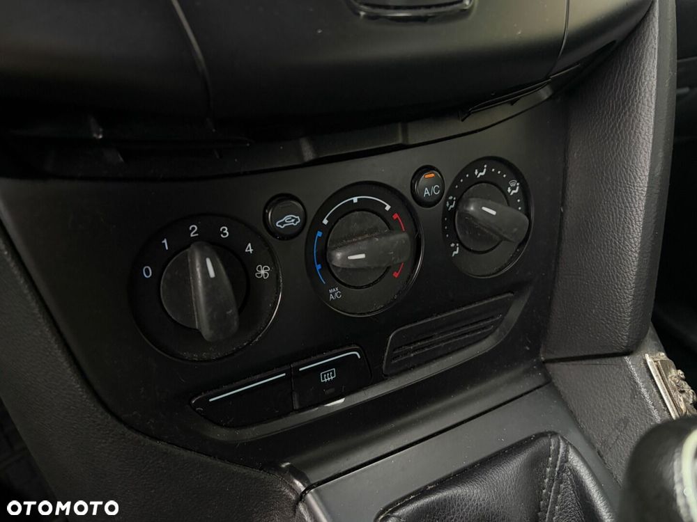 Ford Focus 1.6 Ambiente Start - 19