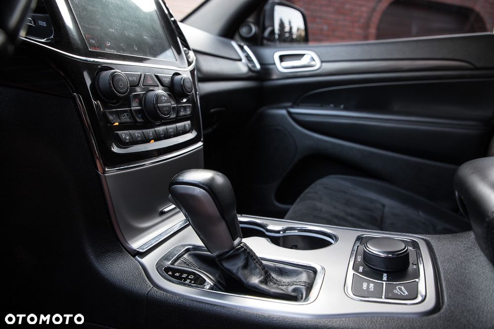 Jeep Grand Cherokee - 28