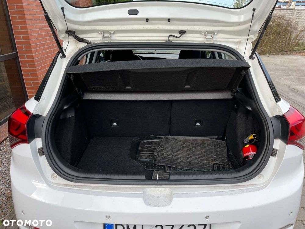 Hyundai i20 1.4 CRDI Comfort - 28