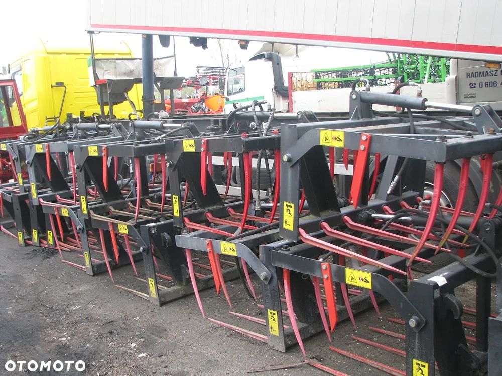 Inny Wycinak do kiszonki 1,75m Kellfri dwa siłowniki, Krokodyl 1,4; 1,6; 1,8; 2,0m Metal-Fach / Euromasz, Łyżka chwytakowa-Łyżko krokodyl, Łyżka materiałó sypkich 1,6; 1,8; 2,0; 2,2; 2,4m Metal-Fach / Pronar, Chwytak Bel, Chwytak do obornika, widły do obornika - 37