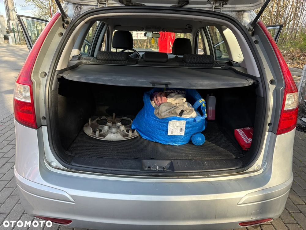 Hyundai i30 i30cw 1.6 CRDi FIFA WM Edition - 16