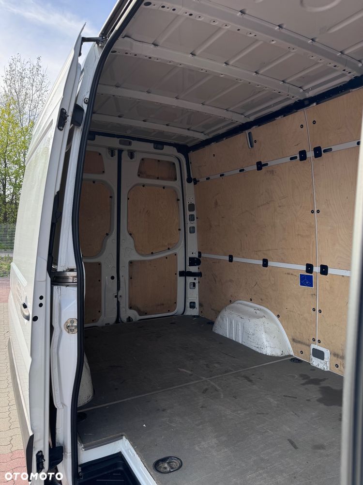Mercedes-Benz Sprinter - 16
