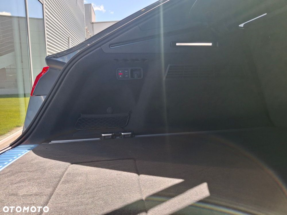 Audi Q8 - 12