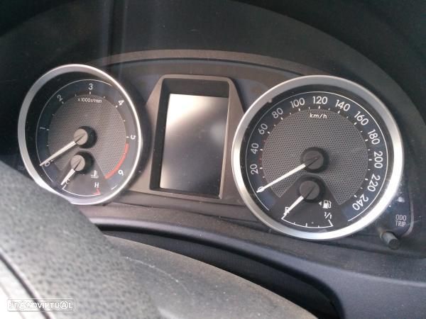 Quadrante / painel de instrumentos TOYOTA Auris Touring Sports (_E18_) - 1