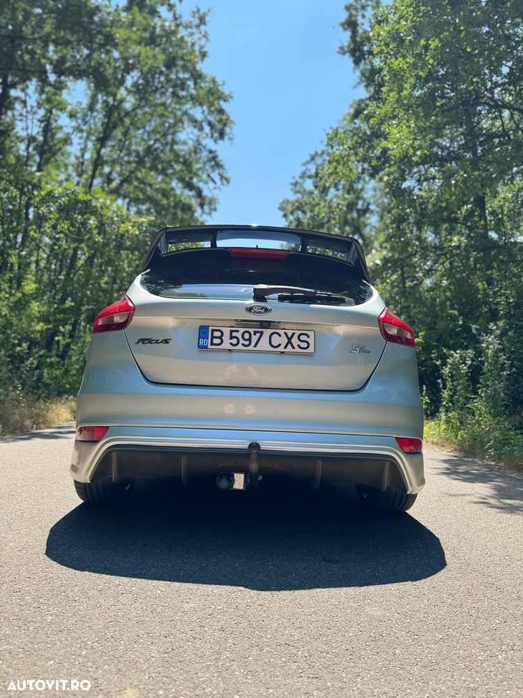 Ford Focus 1.5 TDCi ST-Line - 12