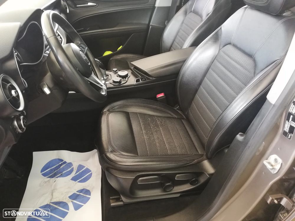 Alfa Romeo Stelvio 2.2 16V AT8 Executive - 14