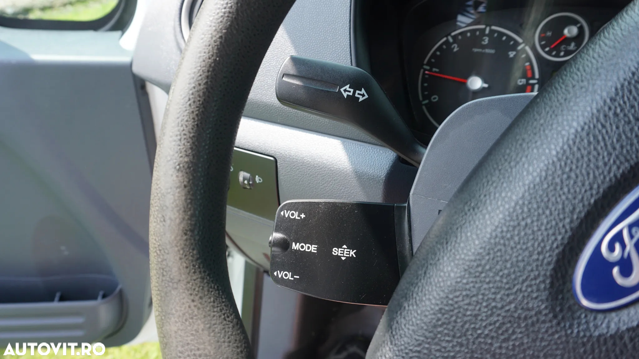 Ford Transit Connect - 16