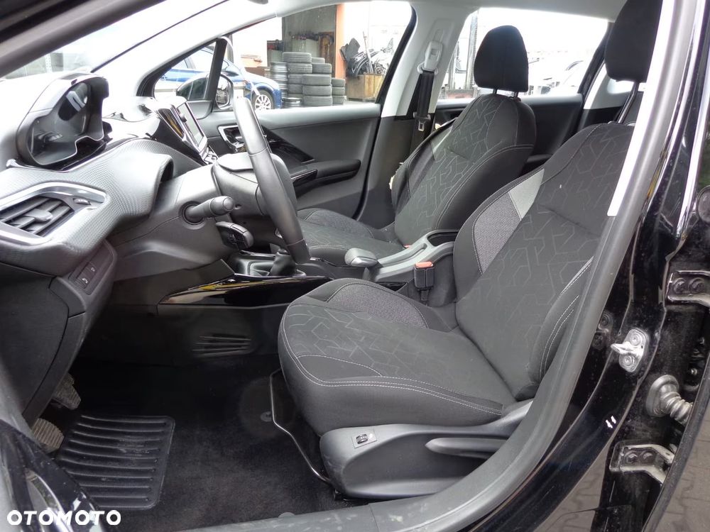 Peugeot 2008 - 12