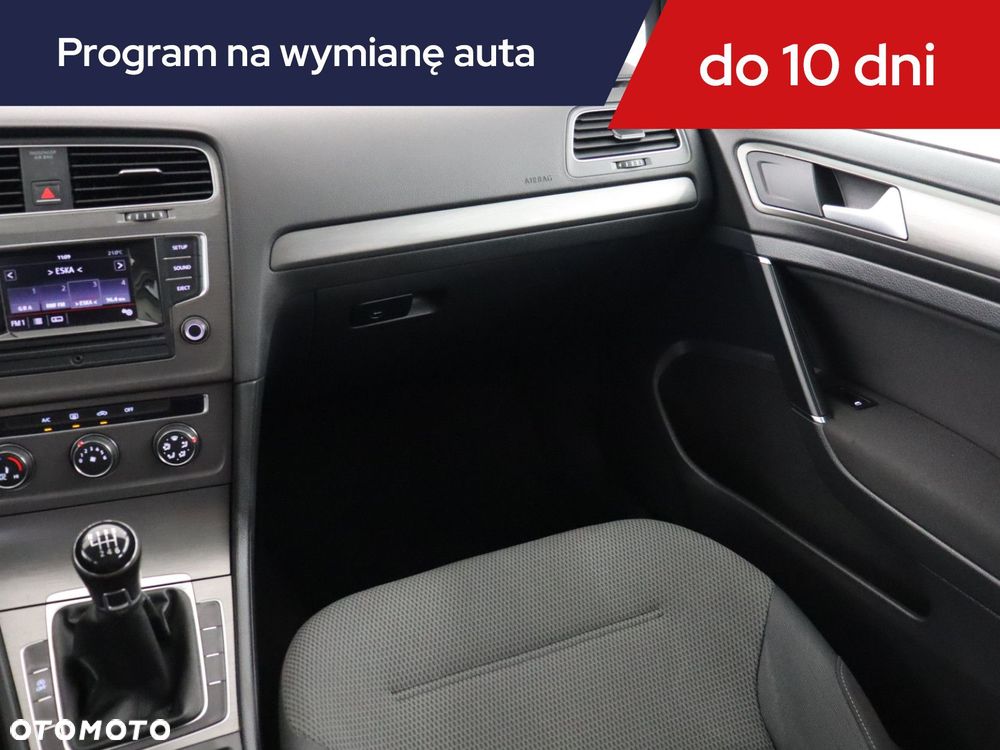 Volkswagen Golf - 10