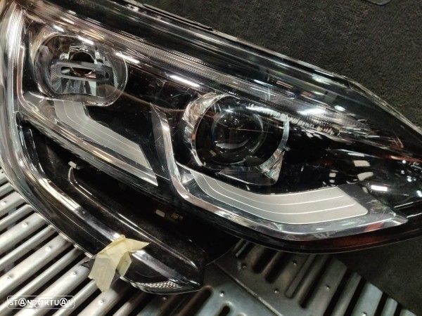 Farol Frente Direito / Otica Direita Renault Megane Iv Hatchback (B9a/ - 10