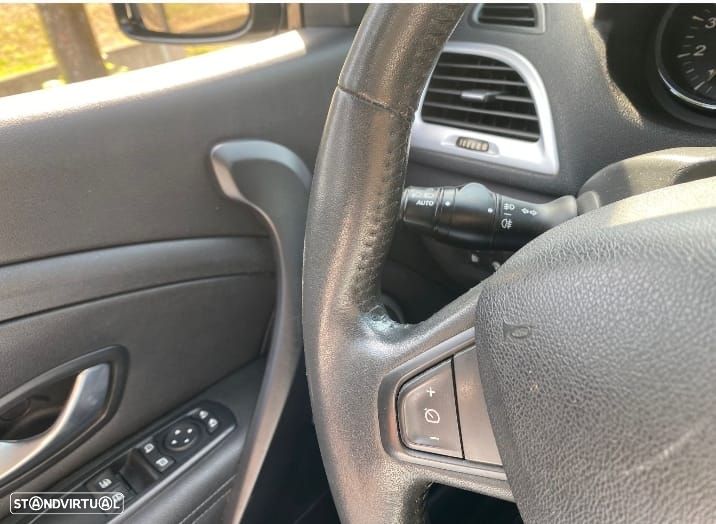 Renault Mégane Coupe 1.5 dCi Dynamique S - 11