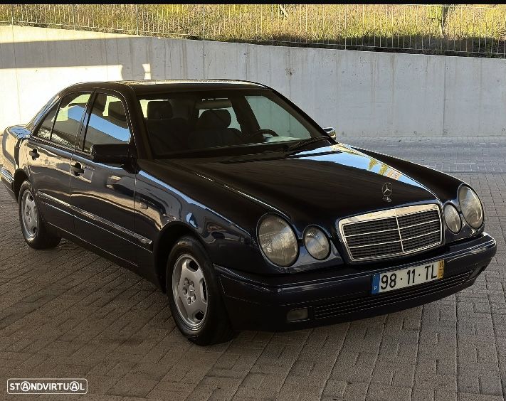 Mercedes-Benz E 220