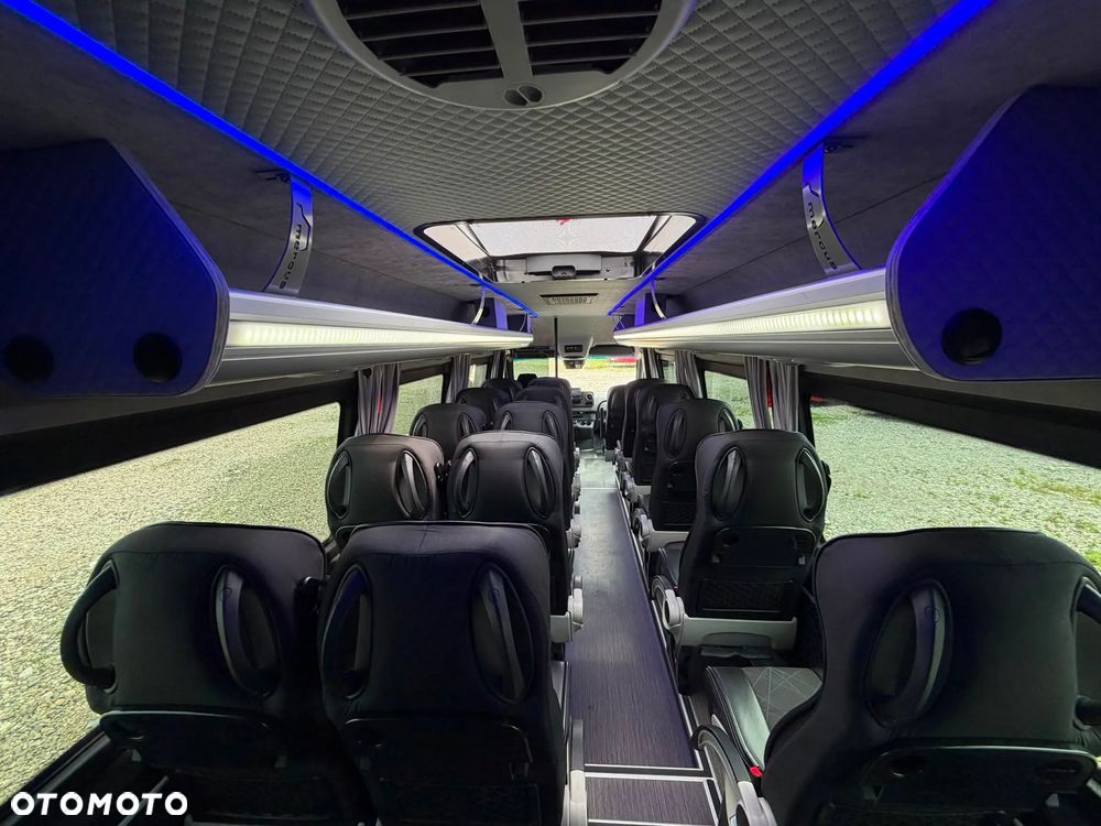 Mercedes-Benz Sprinter 519 - 21