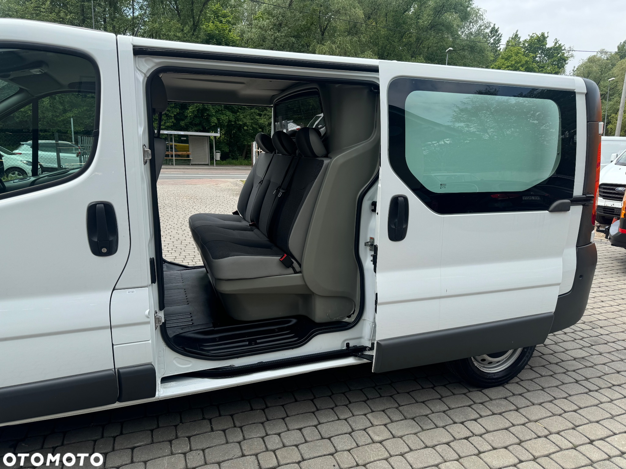 Opel Vivaro - 12