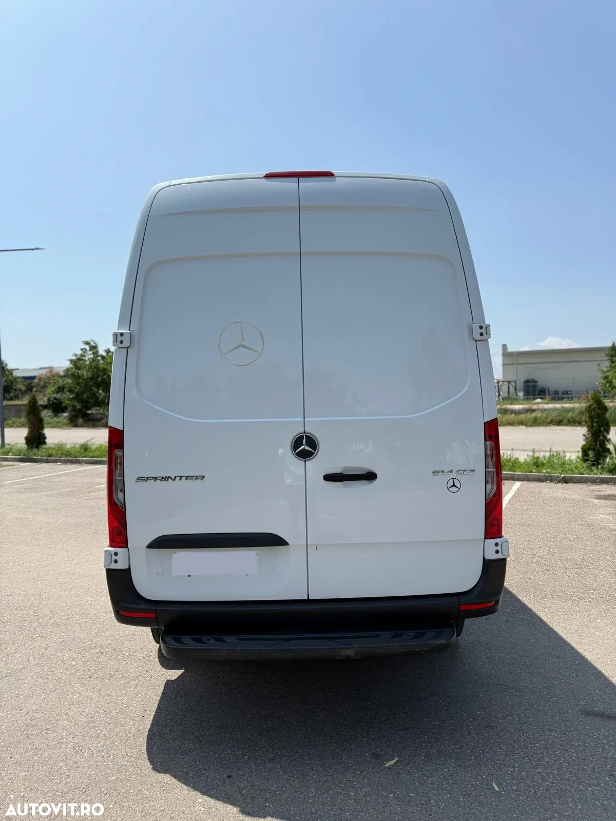 Mercedes-Benz Sprinter - 24