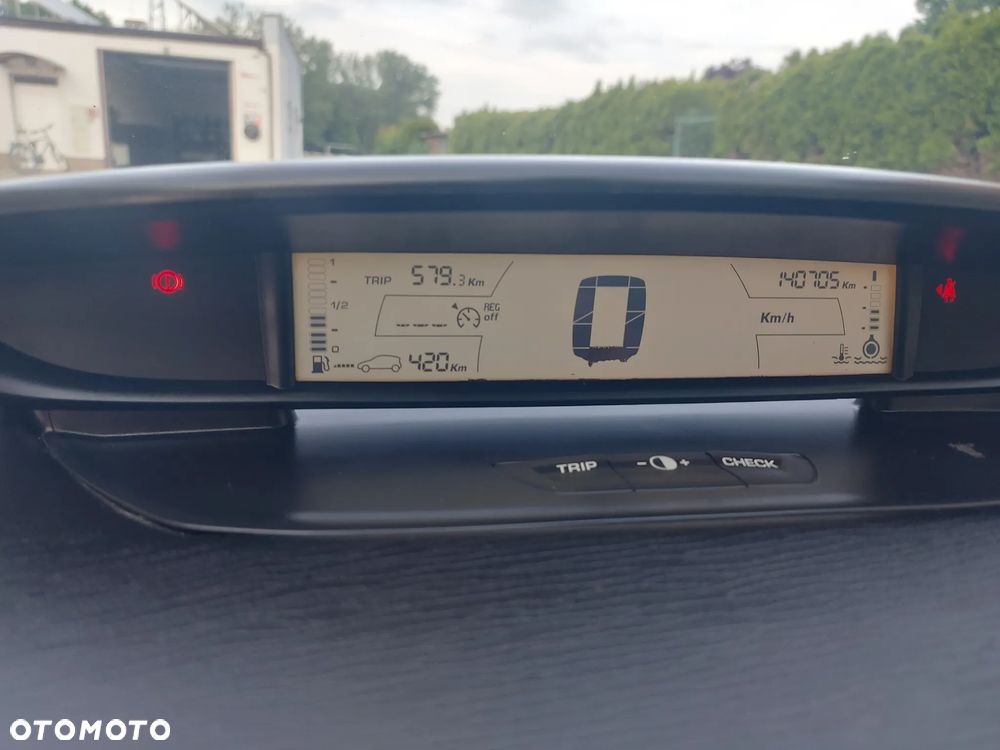 Citroën C4 HDi 110 FAP Tonic - 11