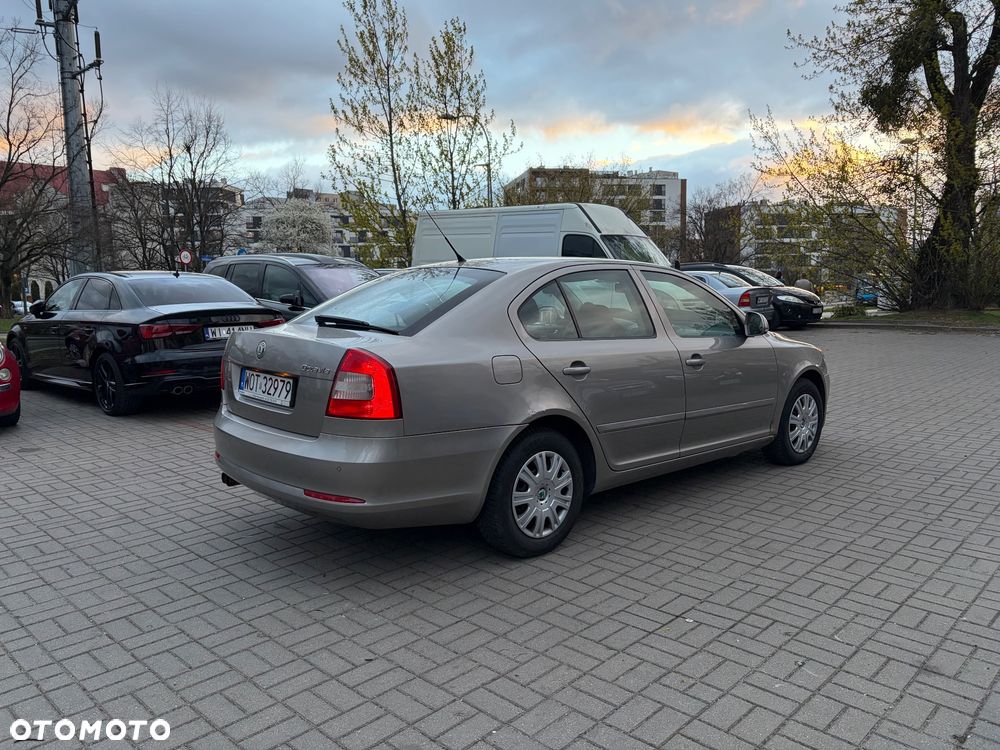 Skoda Octavia 1.8 TSI Ambiente - 9