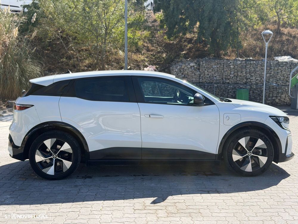 Renault Mégane E-Tech - 8