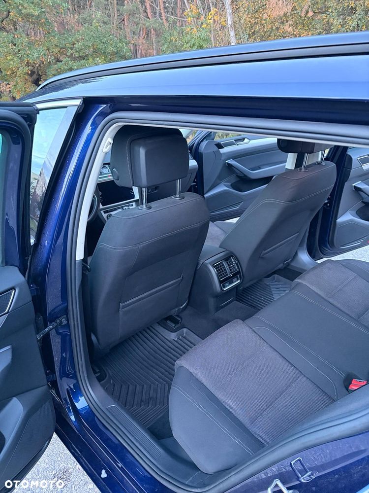 Volkswagen Passat 2019 photo 5