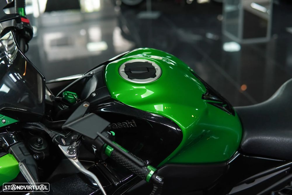 Kawasaki ZR 900 Akrapovic Full Titanium - 28