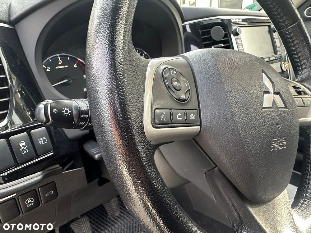 Mitsubishi Outlander - 14