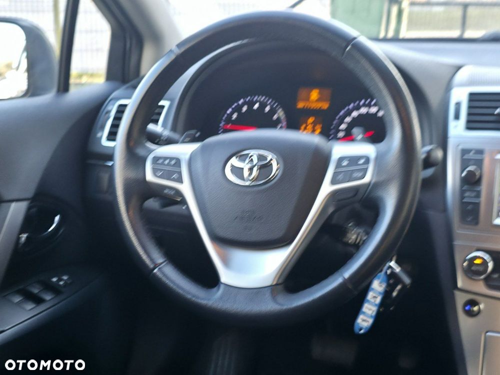 Toyota Avensis - 11