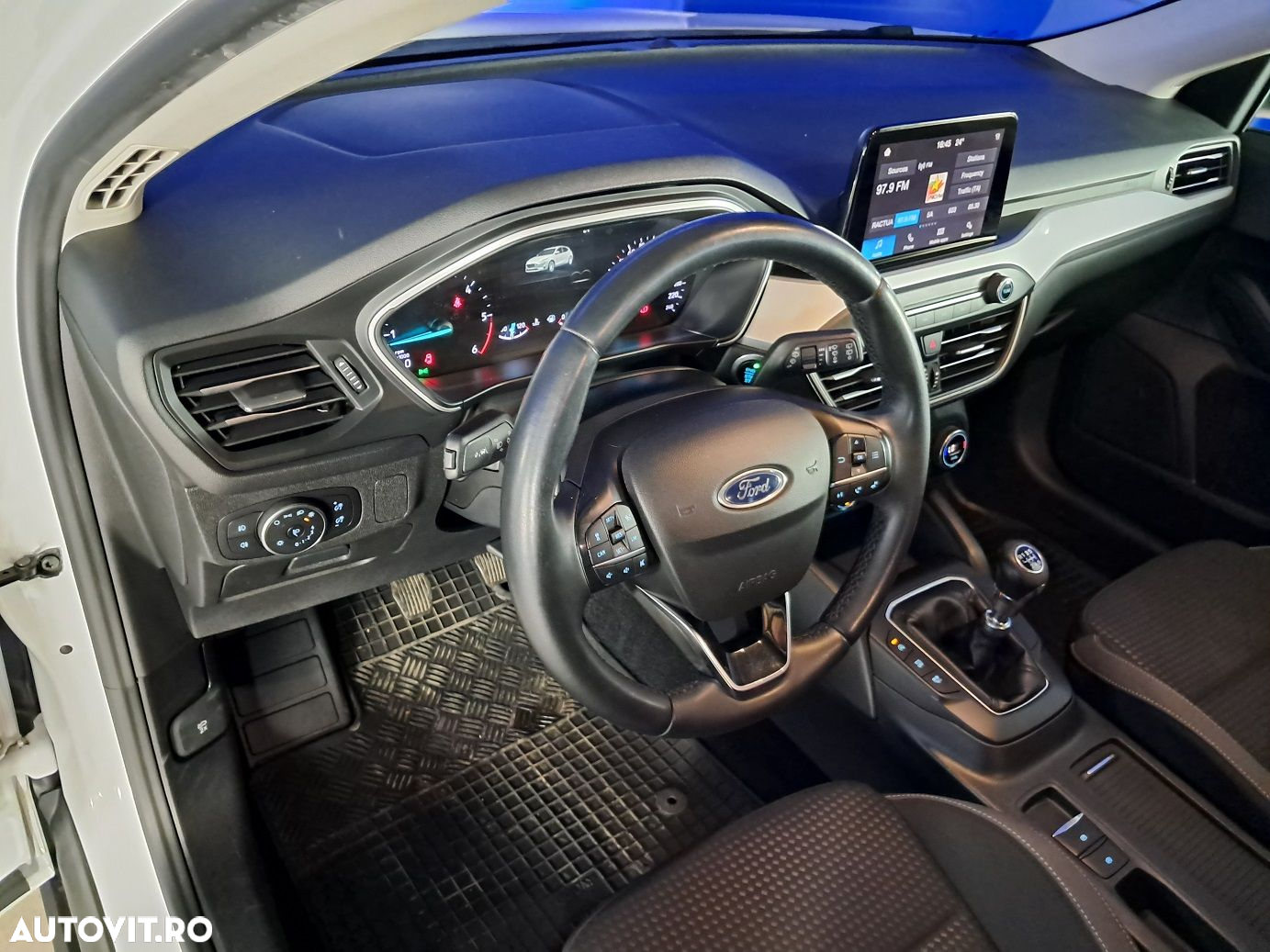 Ford Focus - 10