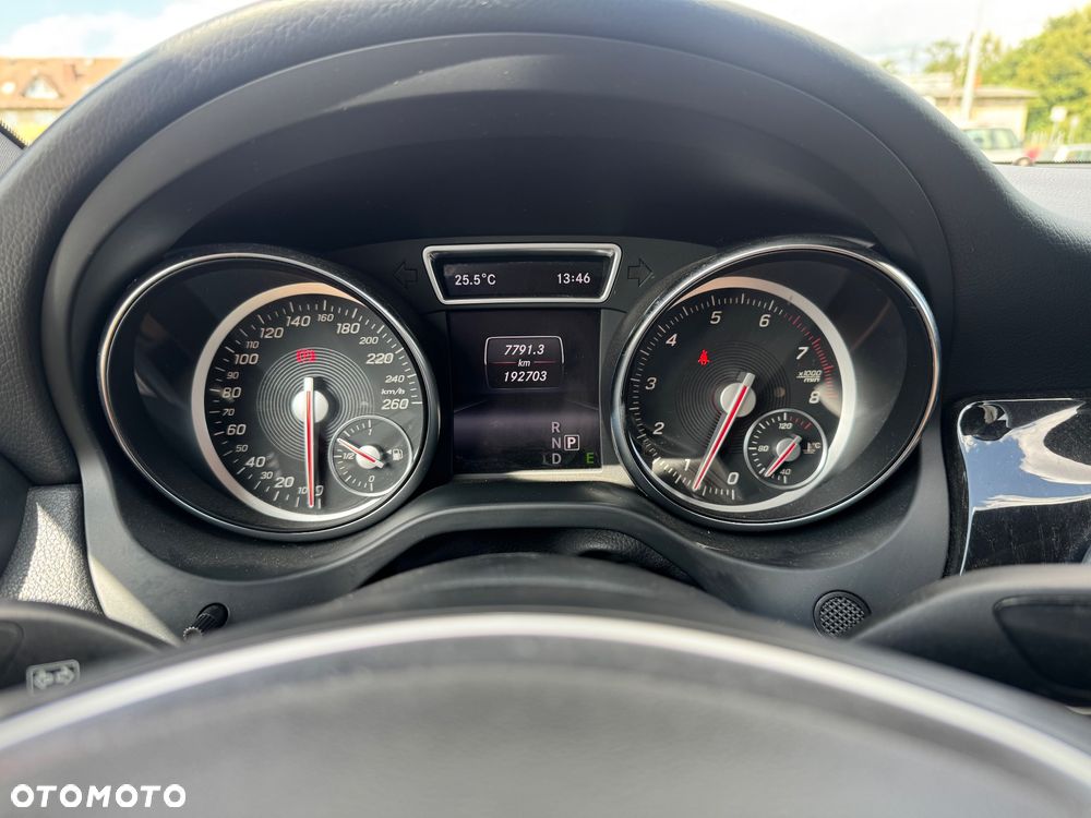 Mercedes-Benz CLA 250 7G-DCT - 7