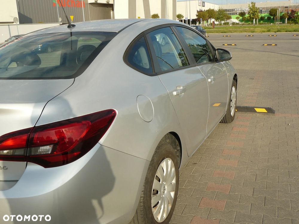 Opel Astra - 11