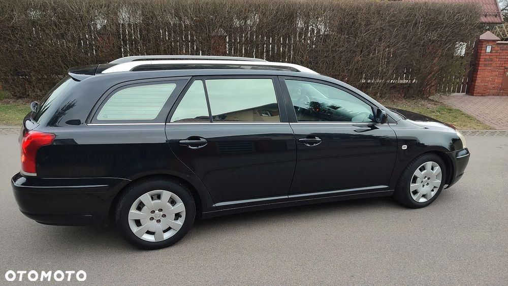 Toyota Avensis 1.8 VVT-i Executive - 22