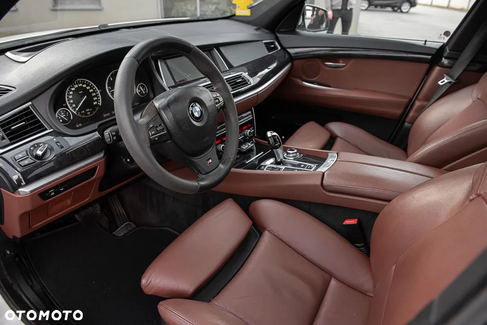 BMW 5GT - 14