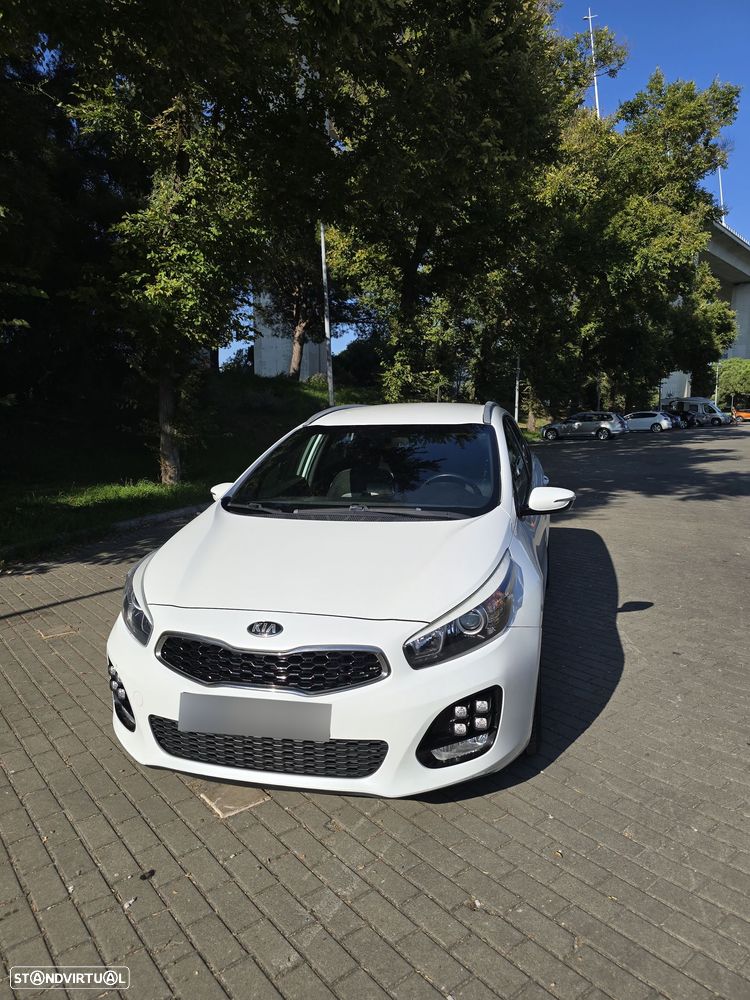 Kia Ceed SW 1.6 CRDi GT Line - 1