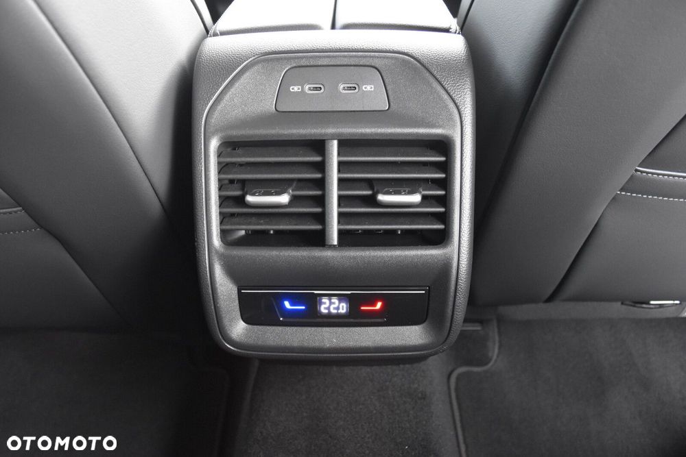Volkswagen Passat Variant 2.0 TDI SCR Elegance DSG - 32