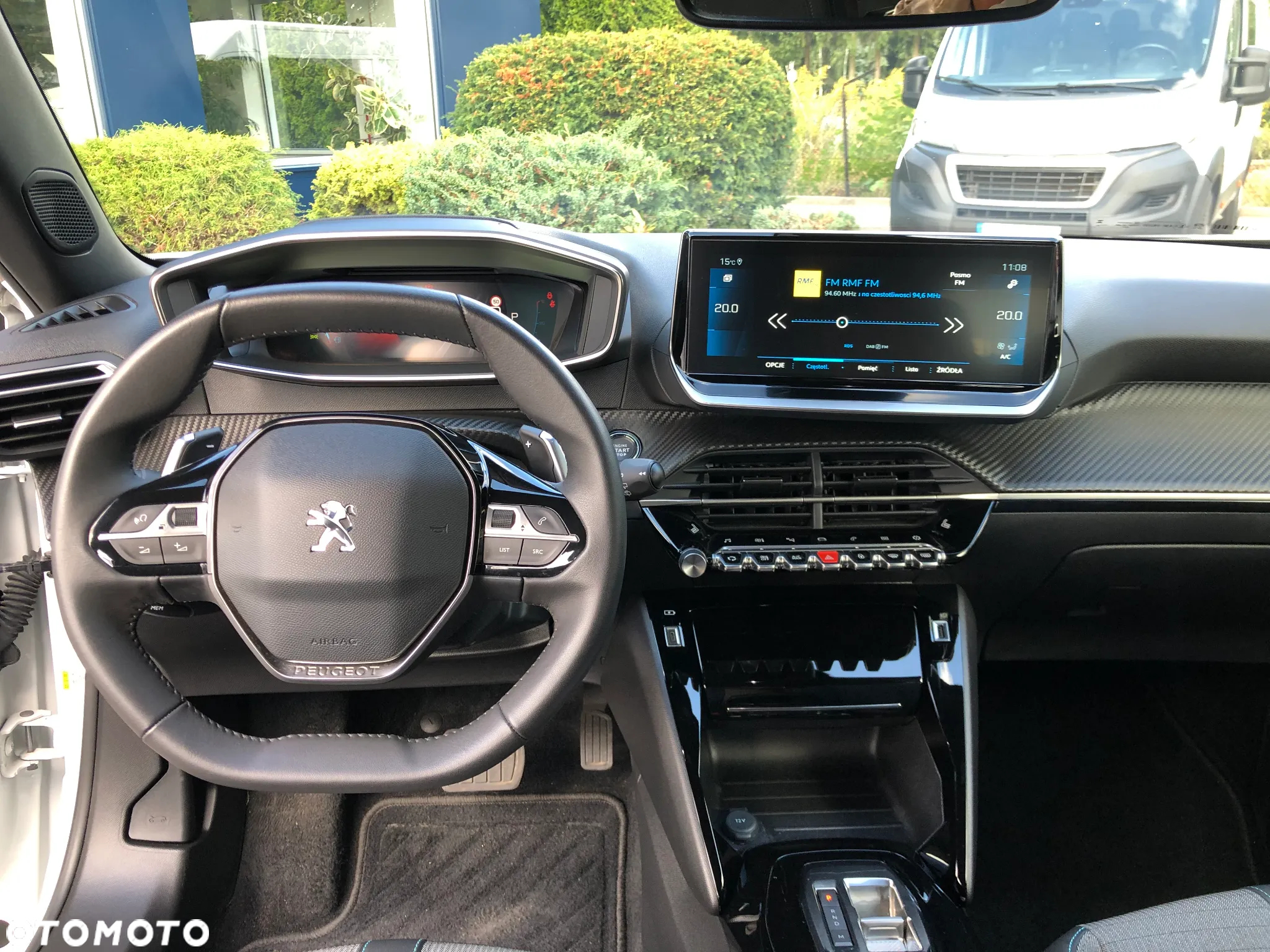 Peugeot 2008 1.2 PureTech Allure S&S EAT8 - 30