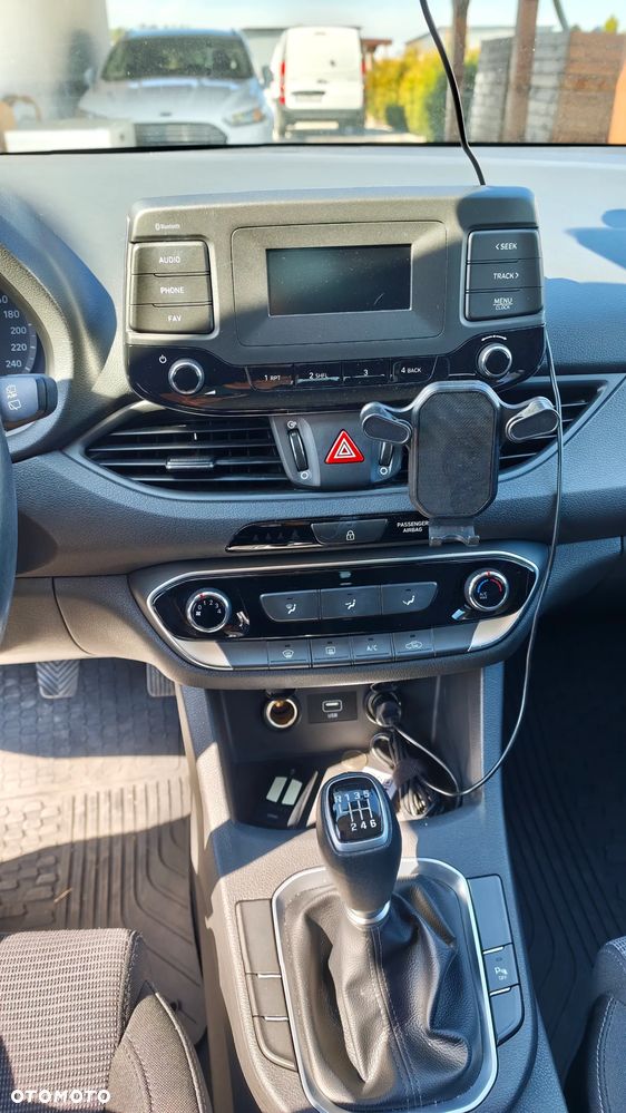 Hyundai i30 1.5 DPI Classic + - 6