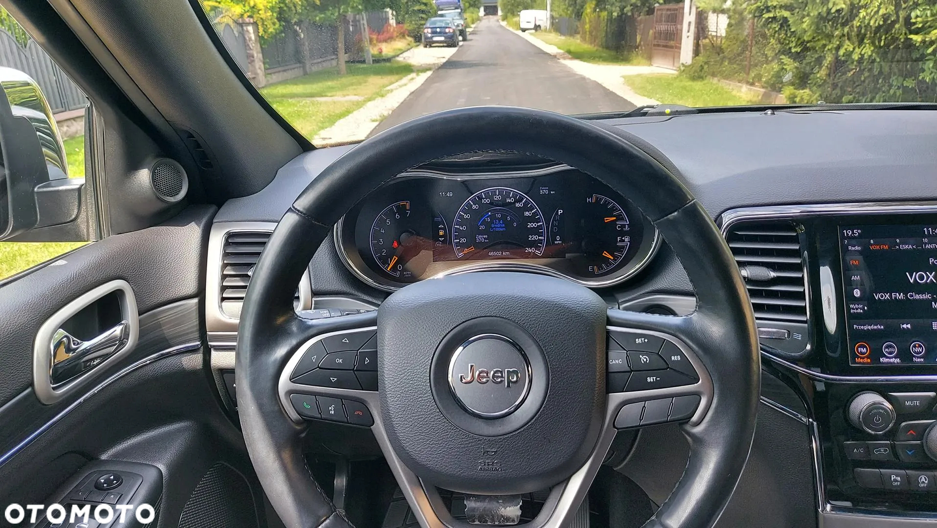 Jeep Grand Cherokee - 12