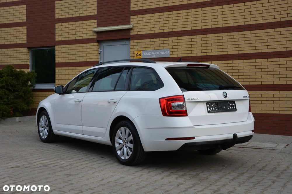 Skoda Octavia 1.6 TDI Premium Edition - 4