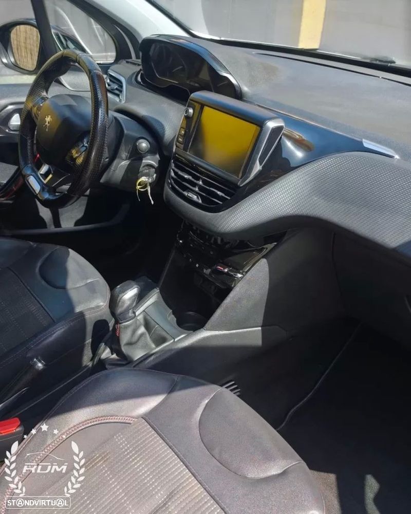 Peugeot 208 1.2 PureTech GT Line - 7