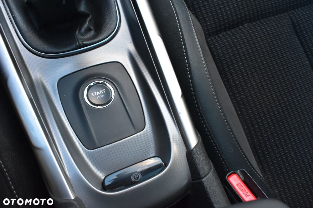 Citroën C4 PureTech 130 Stop&Start SHINE - 27