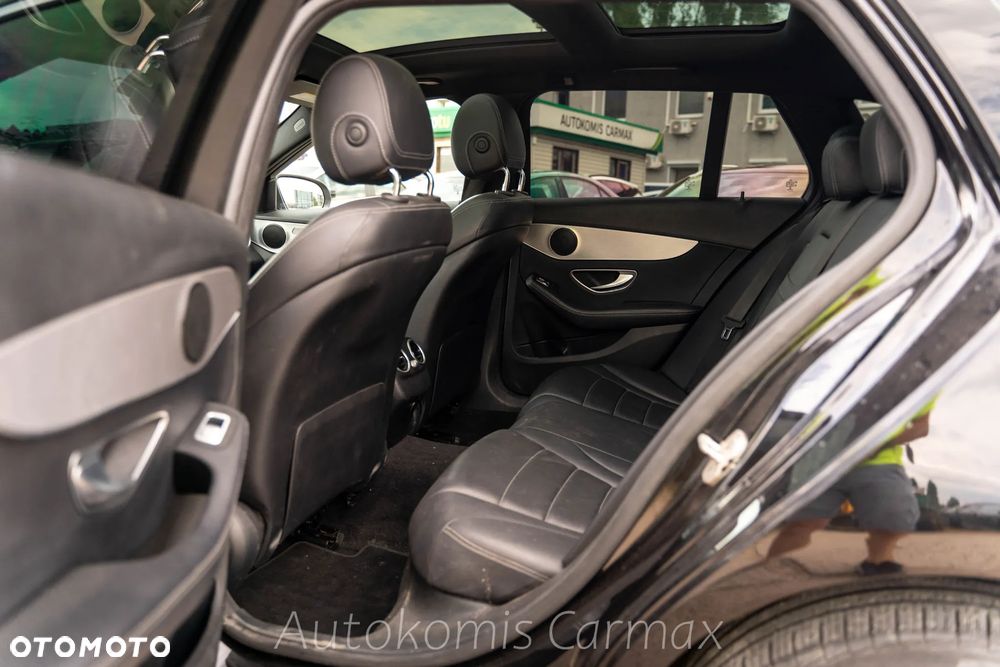 Mercedes-Benz Klasa C 300 9G-TRONIC - 19