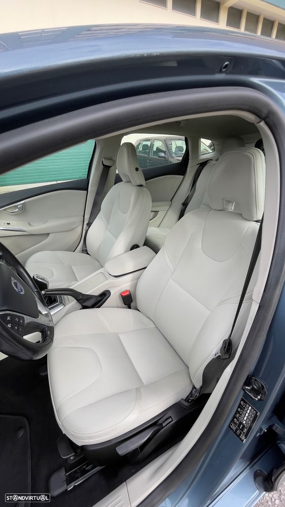 Volvo V40 D2 Kinetic - 17