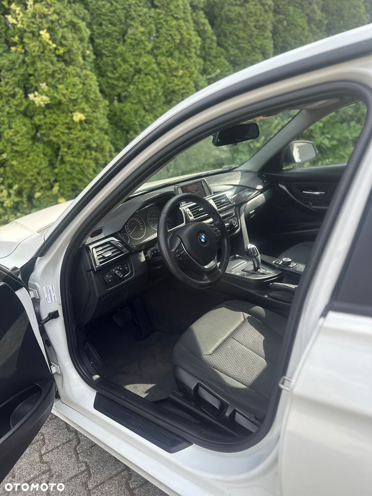 BMW Seria 3 318i - 17