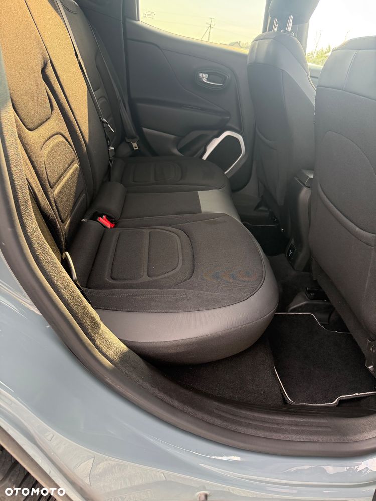 Jeep Renegade 1.4 MultiAir Limited - 33