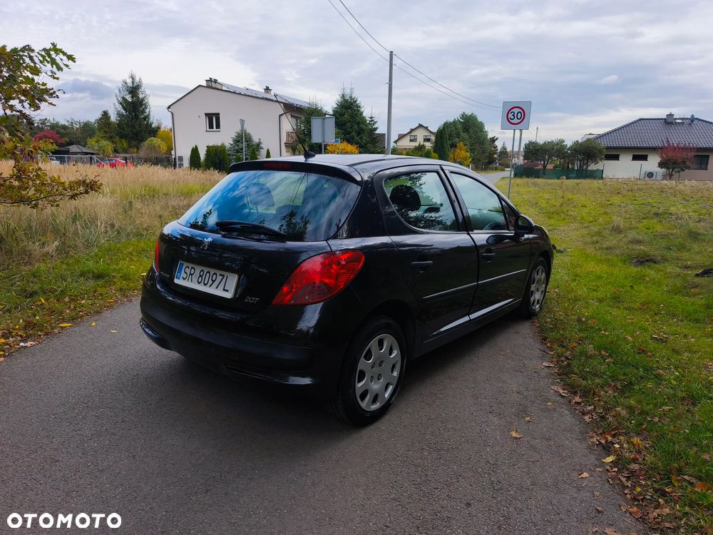 Peugeot 207 - 8