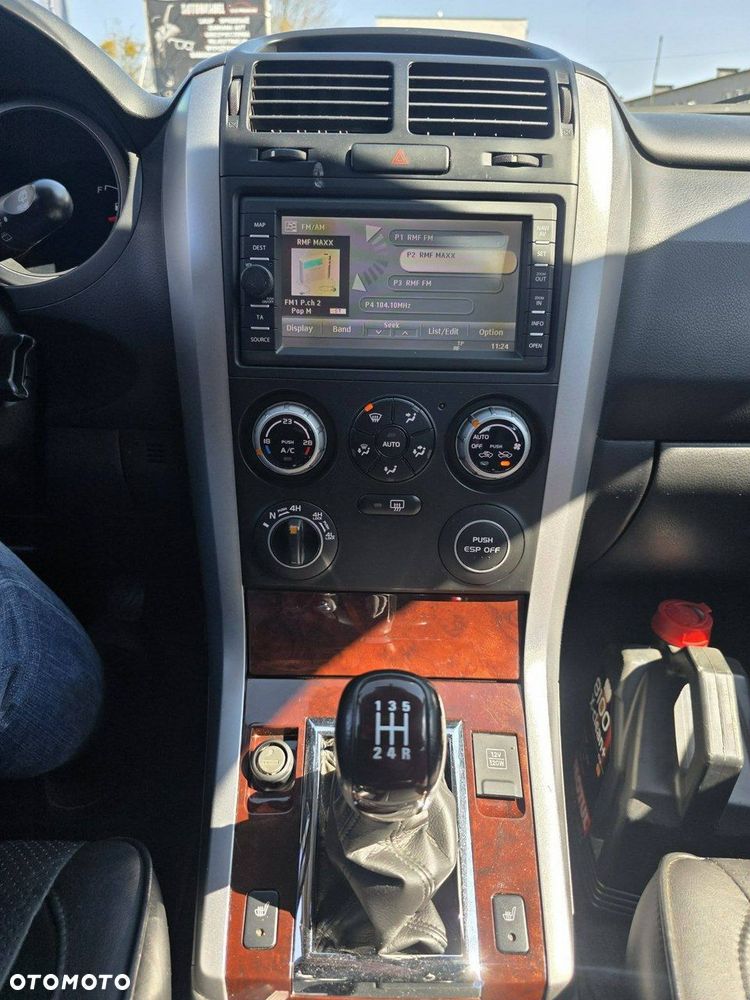 Suzuki Grand Vitara 1.9 DDiS Comfort + DPF Family - 16
